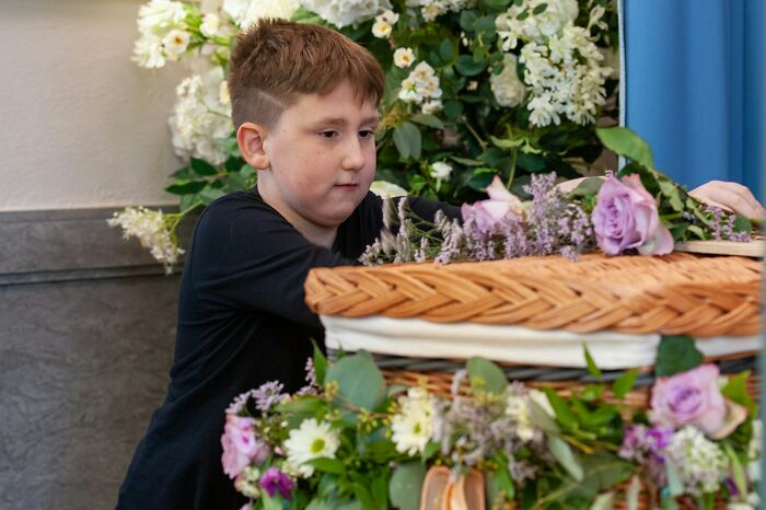 30 Funeral Moments That Became Unforgettable For All The Wrong Reasons