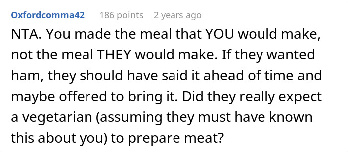 Vegetarian Woman Left Baffled After Family Demands Ham For Christmas Dinner, Are Shocked They’re Kicked Out