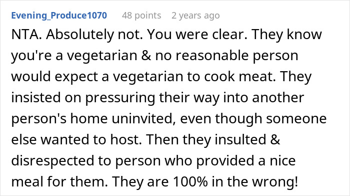 Vegetarian Woman Left Baffled After Family Demands Ham For Christmas Dinner, Are Shocked They’re Kicked Out