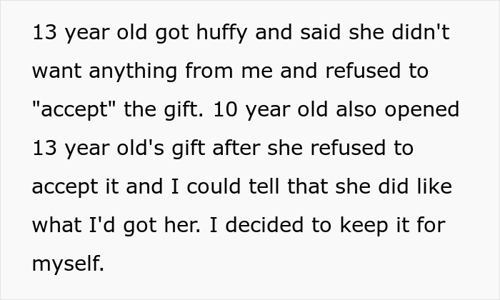 Woman Blames Boyfriend’s Daughter For Refusing Her Gift, But The Internet Sees It Differently
