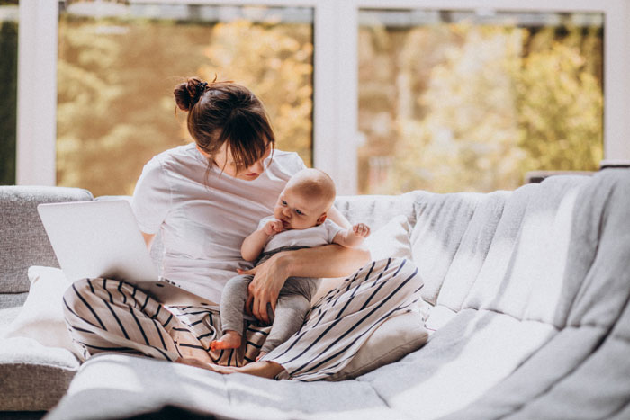 Guy Snaps After Wife Leaves Baby In His Care For 2.5 Hours, She Stops Doing Anything For Him