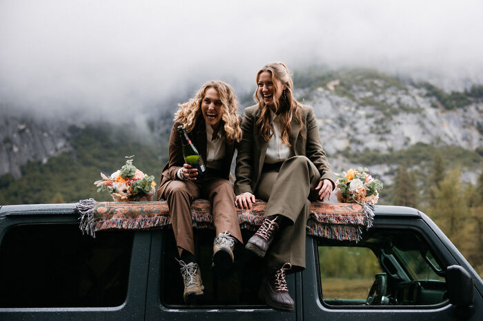 50 Wedding Photos That Perfectly Capture Emotion, Storytelling, And Joy 50 Wedding Photos That Perfectly Capture Emotion, Storytelling, And Joy