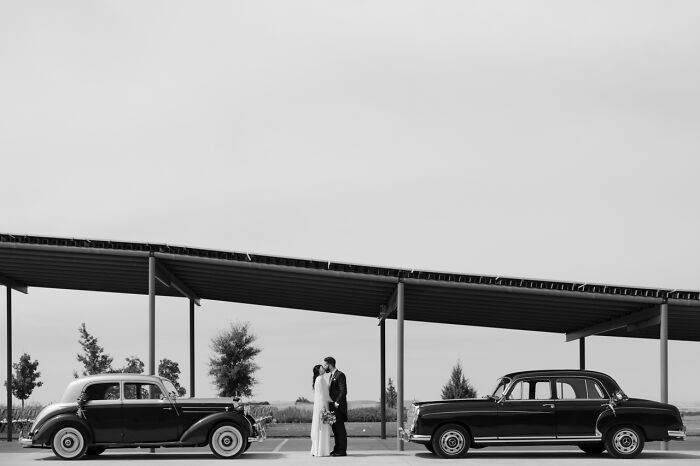 50 Wedding Photos That Perfectly Capture Emotion, Storytelling, And Joy 50 Wedding Photos That Perfectly Capture Emotion, Storytelling, And Joy