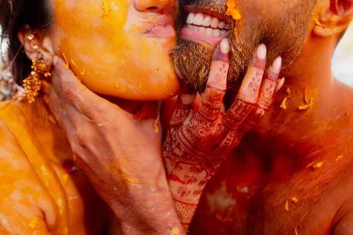 50 Wedding Photos That Perfectly Capture Emotion, Storytelling, And Joy 50 Wedding Photos That Perfectly Capture Emotion, Storytelling, And Joy