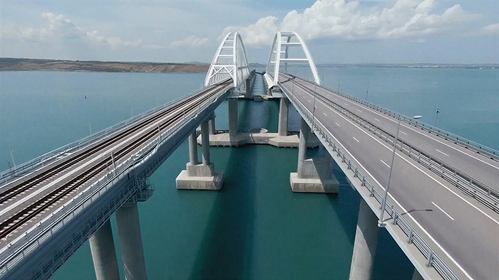 Remarkable Engineering Behind The 12 Longest Bridges In The World