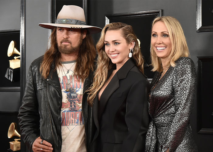 Woman Claiming To Be Miley Cyrus&rsquo; True Birth Mother Says How Old She Was When She Got Pregnant