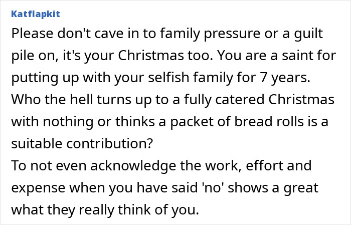 Family Demands Person Hosts Christmas Dinner, While Not Helping At All: “You Earn The Most”