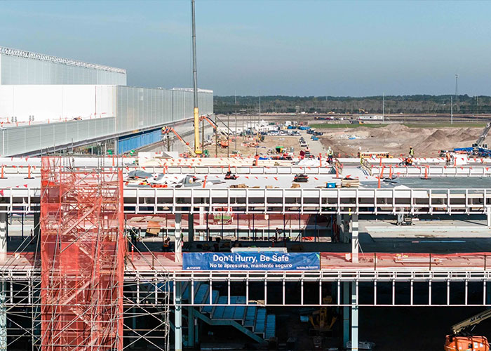 Worker Runs Away After Tragic Forklift Accident Claims CEO’s Life: “He Was On His Phone”