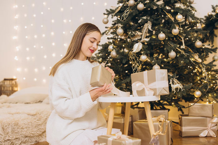 Aunt Declares ‘No Christmas Gifts’ For Unruly Niblings, Faces Backlash From Her Extremely Angry Sis Aunt Declares ‘No Christmas Gifts’ For Unruly Niblings, Faces Backlash From Her Extremely Angry Sis
