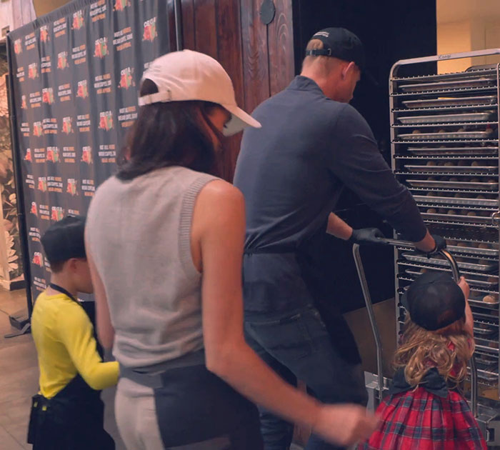 Prince Harry And Meghan Markle’s Holiday Snap Slammed As “Manipulation” After Fans Spot Details