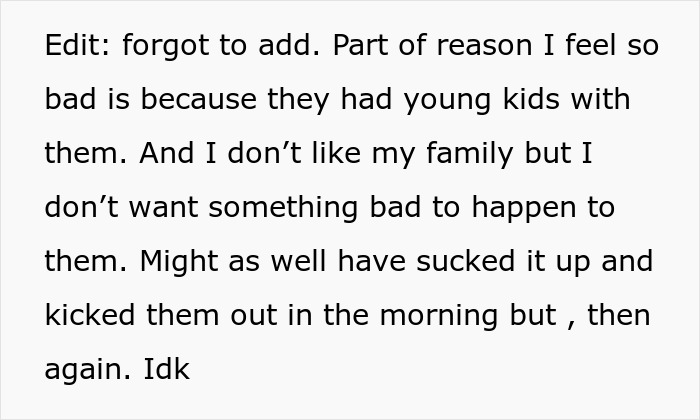 Family Tries To “Surprise” Man On Christmas By Arriving At 1 A.M., Gets Kicked Out Instead Family Tries To “Surprise” Man On Christmas By Arriving At 1 A.M., Gets Kicked Out Instead