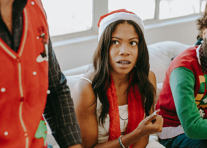 Family’s Traditions For Christmas Leave Woman Completely Baffled, Boyfriend’s Offended She Didn’t Participate