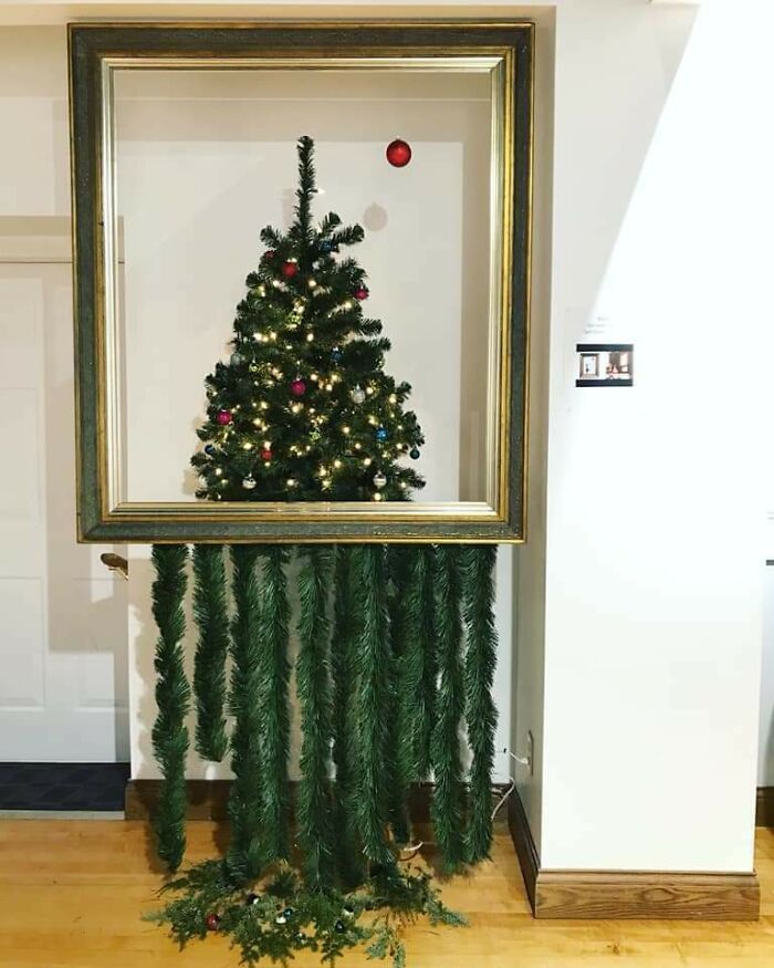 52 Times Workplaces Were So Creative With Their Christmas Decorations, They Impressed Santa Himself 52 Times Workplaces Were So Creative With Their Christmas Decorations, They Impressed Santa Himself