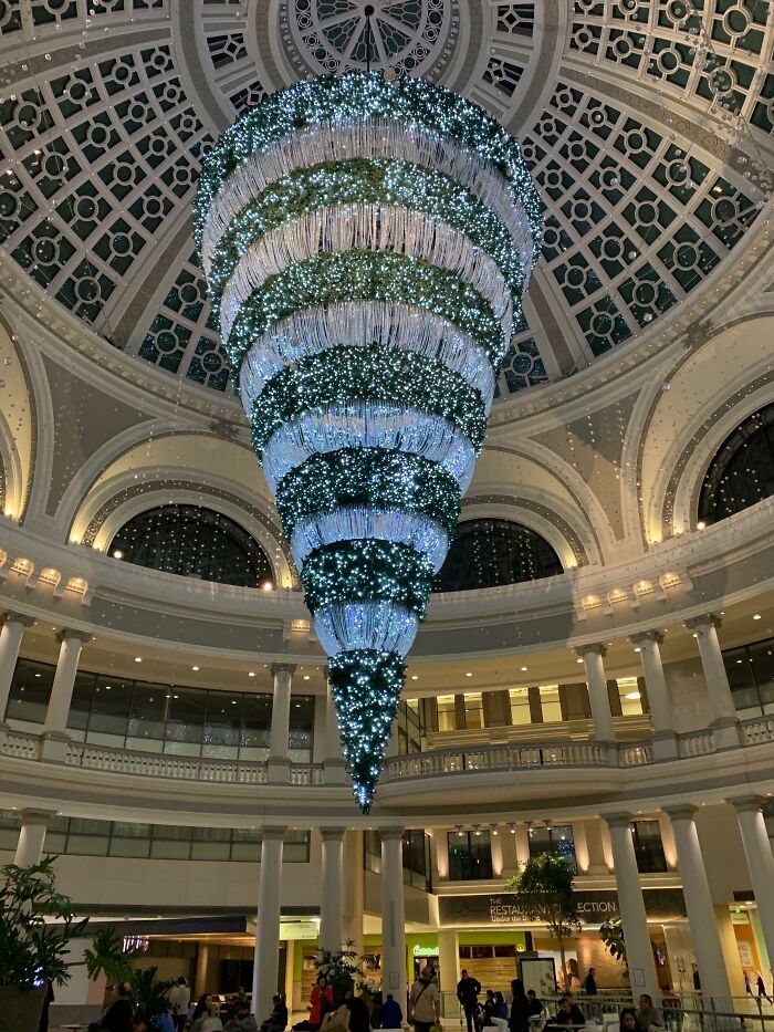 52 Times Workplaces Were So Creative With Their Christmas Decorations, They Impressed Santa Himself 52 Times Workplaces Were So Creative With Their Christmas Decorations, They Impressed Santa Himself