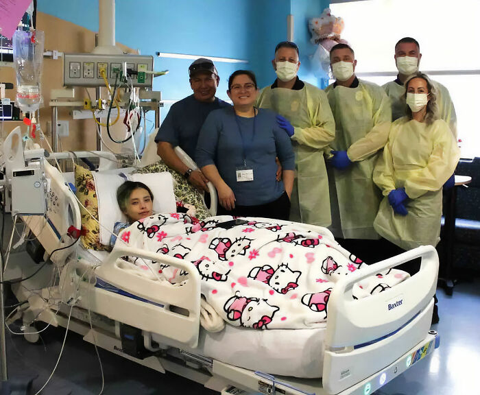 14YO Girl With Rare Condition Undergoes 17 Hours Of Grueling Surgery To Remove 174lb Leg