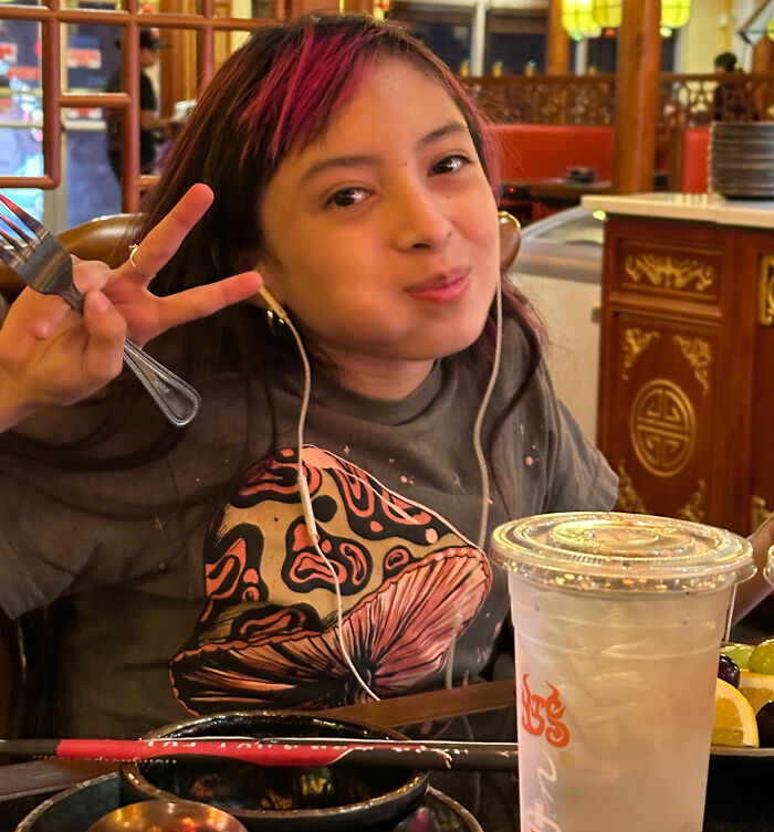 14YO Girl With Rare Condition Undergoes 17 Hours Of Grueling Surgery To Remove 174lb Leg