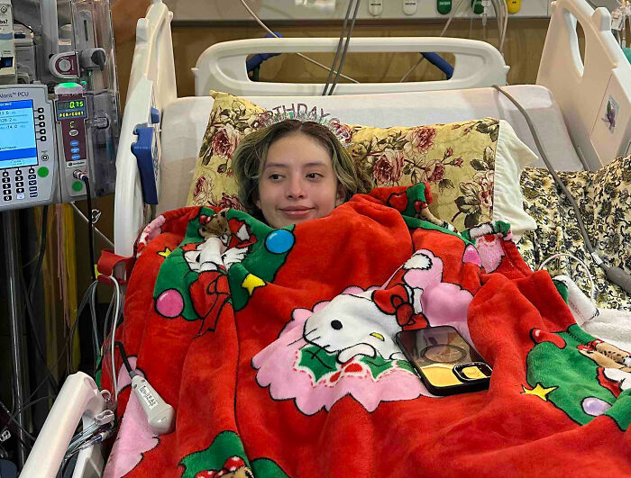 14YO Girl With Rare Condition Undergoes 17 Hours Of Grueling Surgery To Remove 174lb Leg