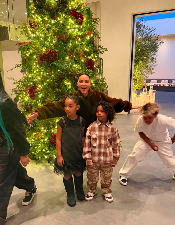 “They Hate Her”: Fans Believe Kim Kardashian’s Christmas Card Failure Reflects Kids’ Home Life