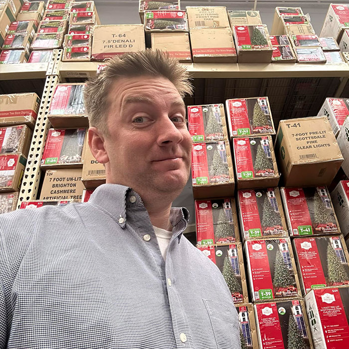 Viral “Christmas Lawyer” Who Took On The HOA And Won Gets The Ultimate Revenge