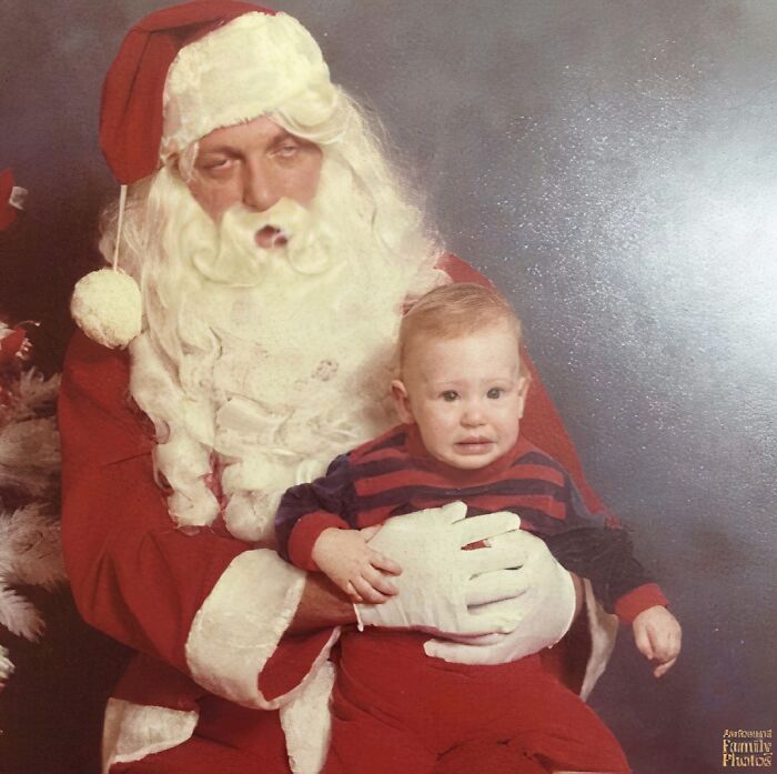 52 Hilariously Awkward Family Christmas Photos Shared By People Who Still Cringe At Them To This Day