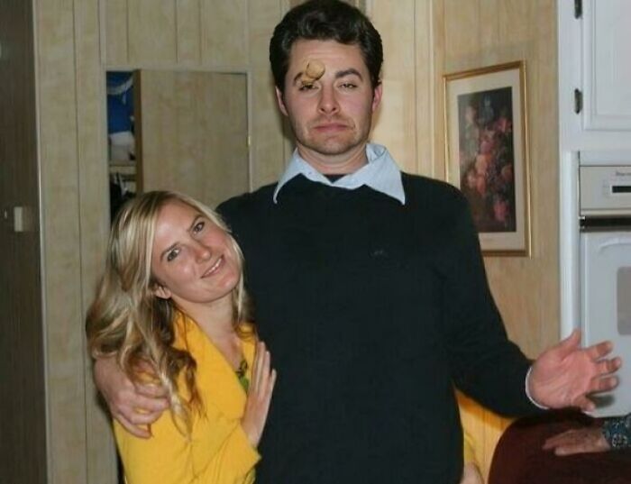 52 Hilariously Awkward Family Christmas Photos Shared By People Who Still Cringe At Them To This Day