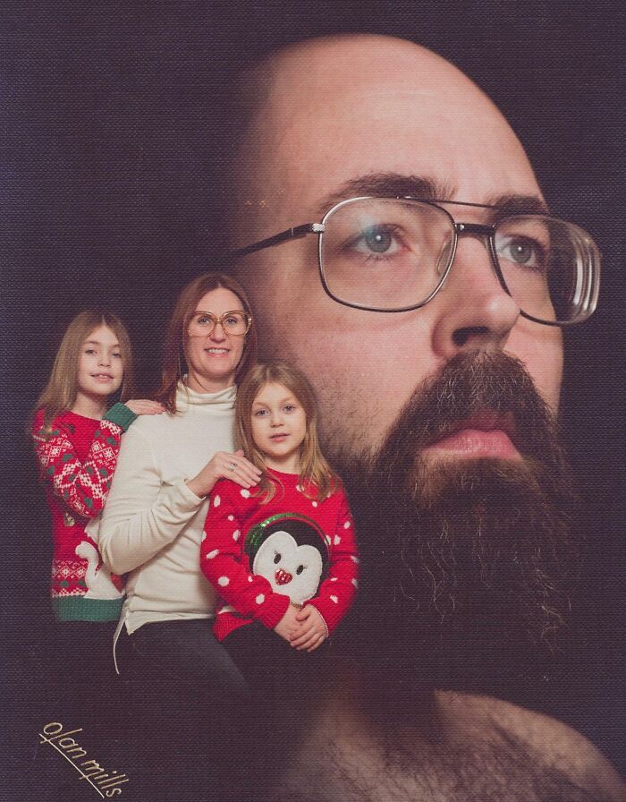 52 Hilariously Awkward Family Christmas Photos Shared By People Who Still Cringe At Them To This Day