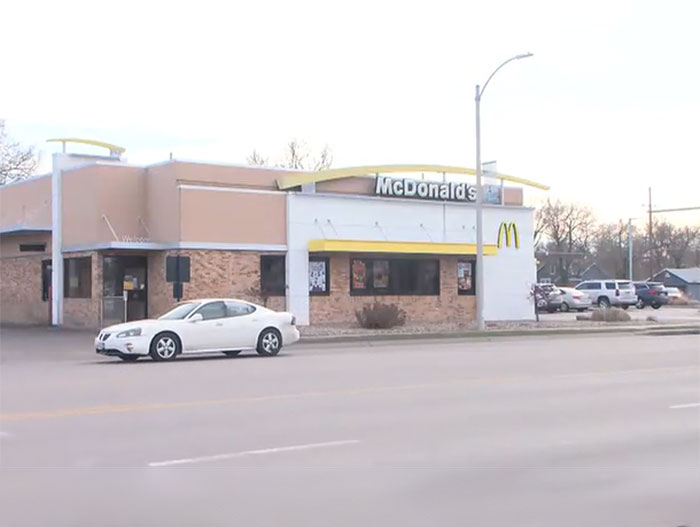 “Final Destination Stuff”: Man Loses Life In Freak McDonald’s Drive-Thru Accident, Details Stun “Final Destination Stuff”: Man Loses Life In Freak McDonald’s Drive-Thru Accident, Details Stun