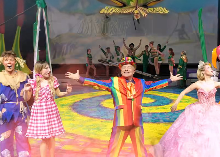 ‘Wizard Of Oz’ Performance Outrages Audience With Hundreds Walking Out ‘Wizard Of Oz’ Performance Outrages Audience With Hundreds Walking Out