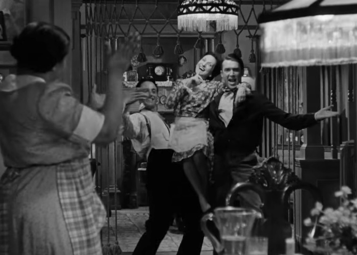 “So Confused”: Amazon Prime Slammed For Cutting A Crucial Scene From A Beloved Christmas Classic