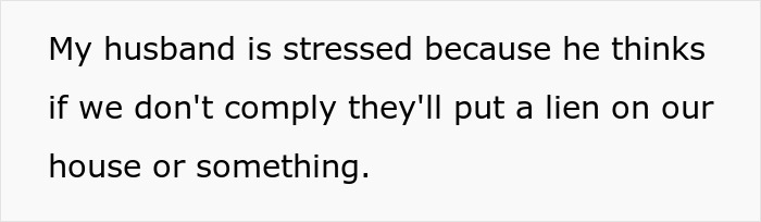 Woman Horrified After Getting Bashed By HOA For “Too Festive” Xmas Decor: “I’ll Be Fined $100/Day”