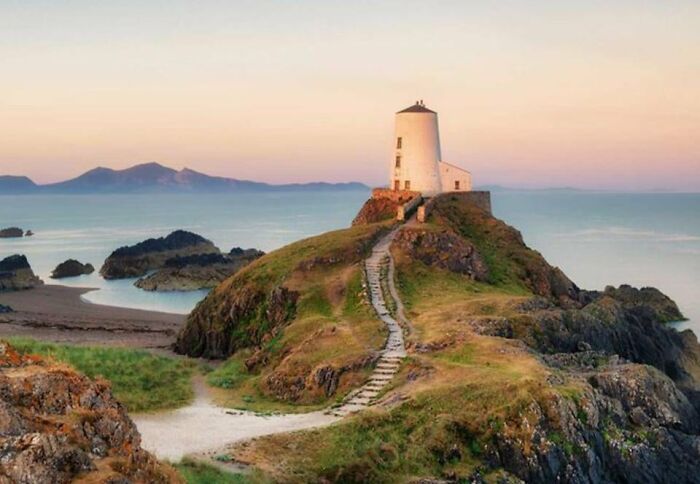 58 Places From Around The World That Look AI Generated But Are Actually Real