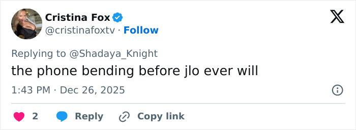 Odd Detail In Jennifer Lopez’s Christmas Photo Has People Calling Out Her Photoshop Skills