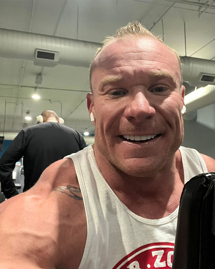 Patient&rsquo;s Haunting Final Post From Dentist Chair Before Fatal Procedure Leaves People Scared