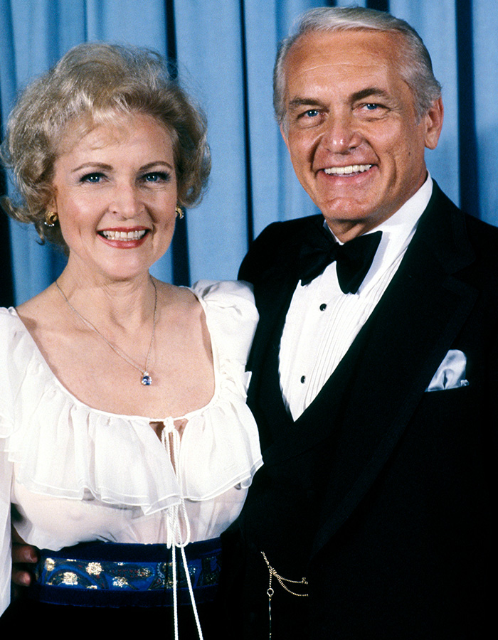 “Surgeons”: Side-By-Side Of 55YO Celebs From Different Eras Sparks Heated Debate Over What Has Changed “Surgeons”: Side-By-Side Of 55YO Celebs From Different Eras Sparks Heated Debate Over What Has Changed