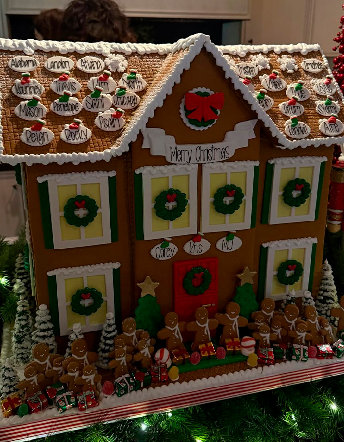 “Liar”: Kardashians’ Gingerbread House Fuels Wild Theories After Fans Question Men Included