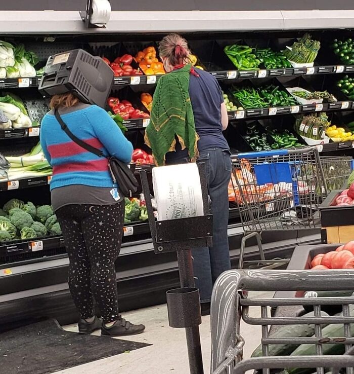 94 Pics From Walmart That Might Make You Wonder What In The World Is Going On In These Stores
