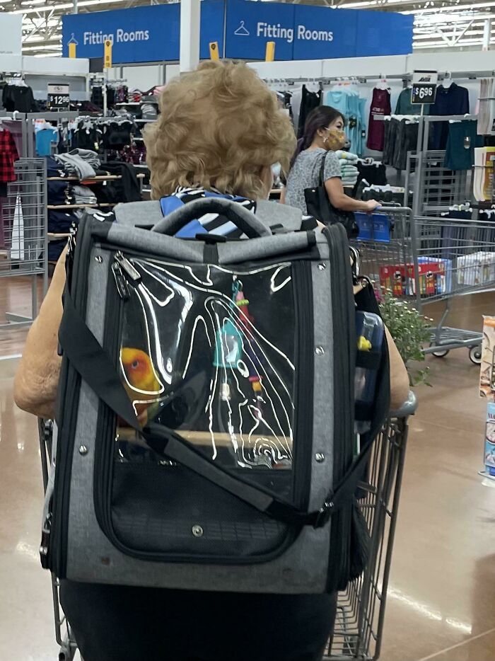 94 Pics From Walmart That Might Make You Wonder What In The World Is Going On In These Stores