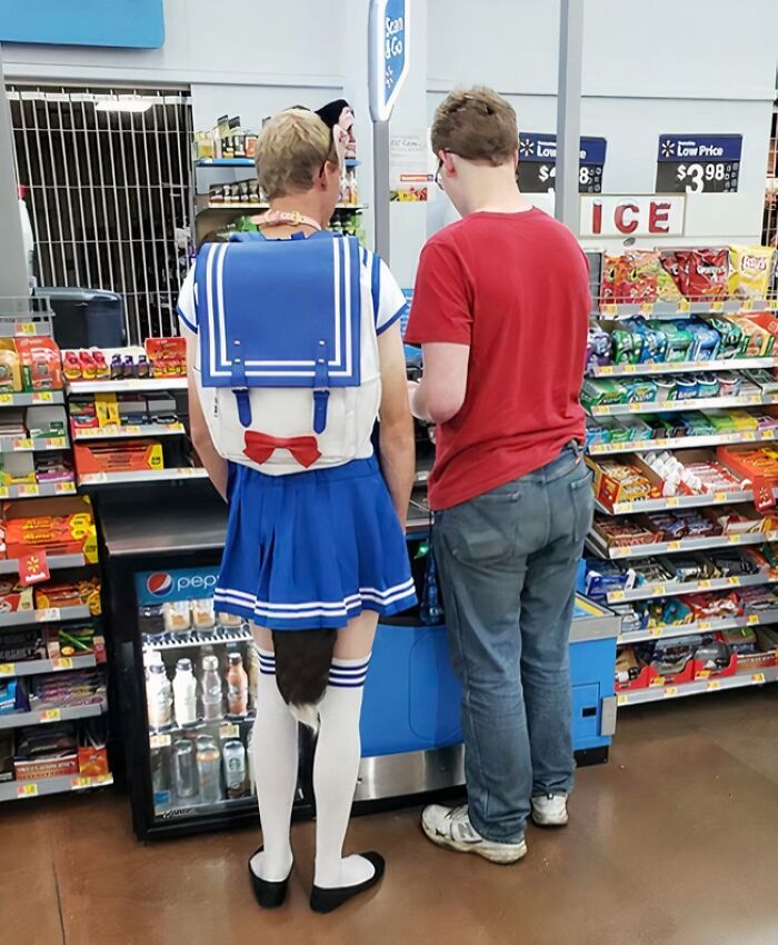 94 Pics From Walmart That Might Make You Wonder What In The World Is Going On In These Stores