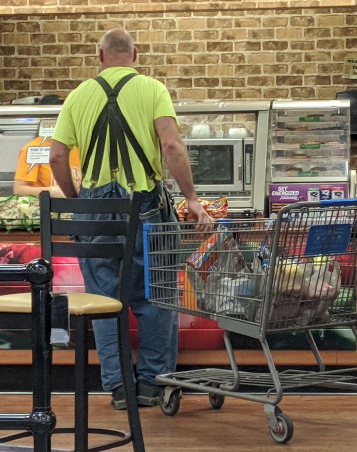 94 Pics From Walmart That Might Make You Wonder What In The World Is Going On In These Stores