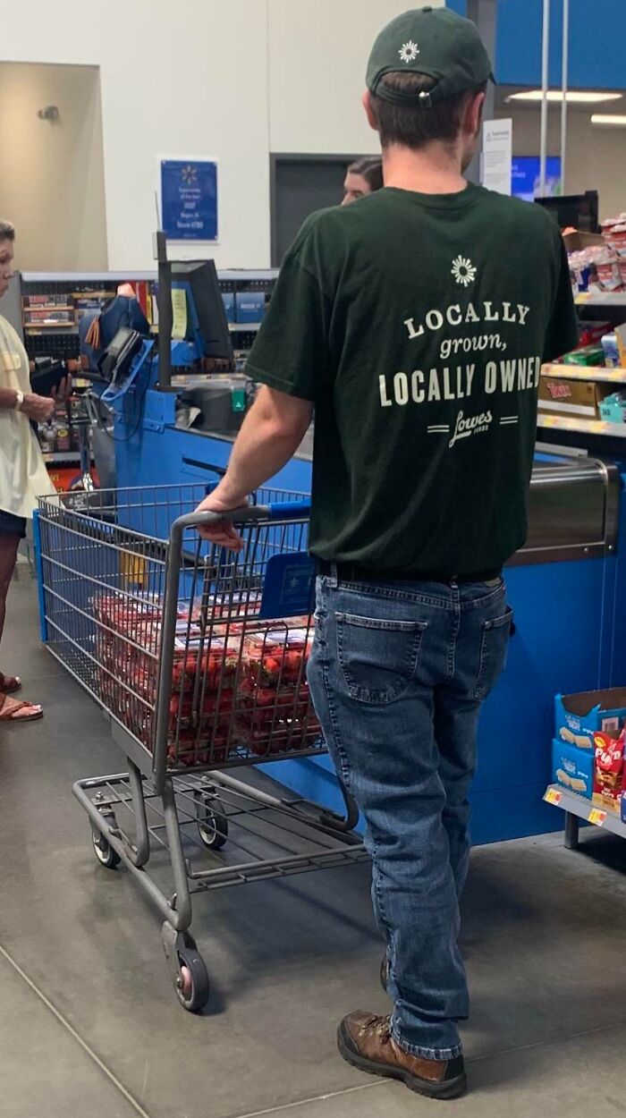 94 Pics From Walmart That Might Make You Wonder What In The World Is Going On In These Stores