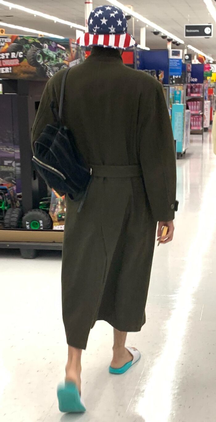 94 Pics From Walmart That Might Make You Wonder What In The World Is Going On In These Stores