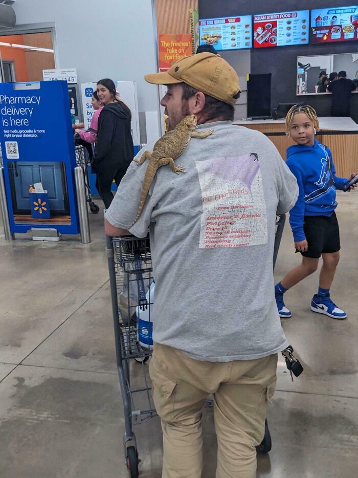 94 Pics From Walmart That Might Make You Wonder What In The World Is Going On In These Stores