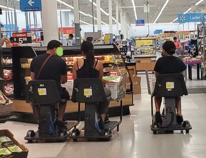 94 Pics From Walmart That Might Make You Wonder What In The World Is Going On In These Stores