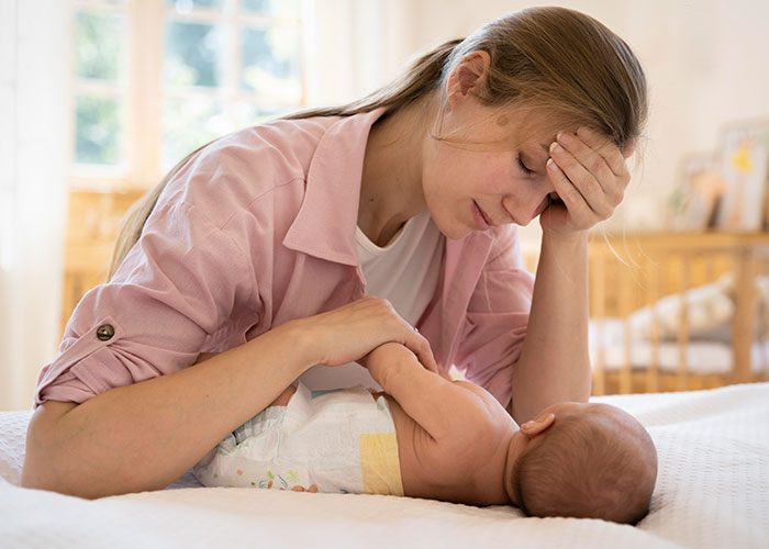 Woman Rethinks Her Relationship After Her BF Ditches Her With A Newborn To Party For Over 18 Hours