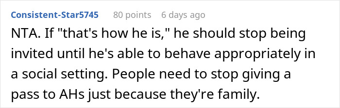 Guy Leaves Christmas Dinner Over Uncle’s Jokes, Mom Furious He “Embarrassed Her”