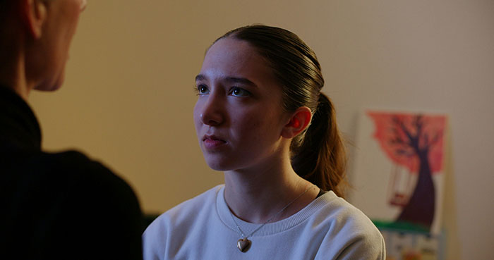 Parents Try To Cure Daughter’s Depression By Removing Her Mattress, Call Her “Lazy” For Sleeping In Parents Try To Cure Daughter’s Depression By Removing Her Mattress, Call Her “Lazy” For Sleeping In