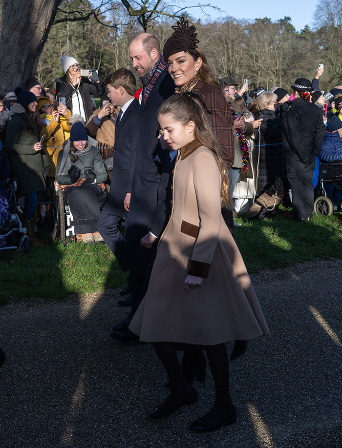 “Never Had Cancer”: Video Of Kate Middleton’s “Scar” During Christmas Appearance Sparks Wild Conspiracy Theories