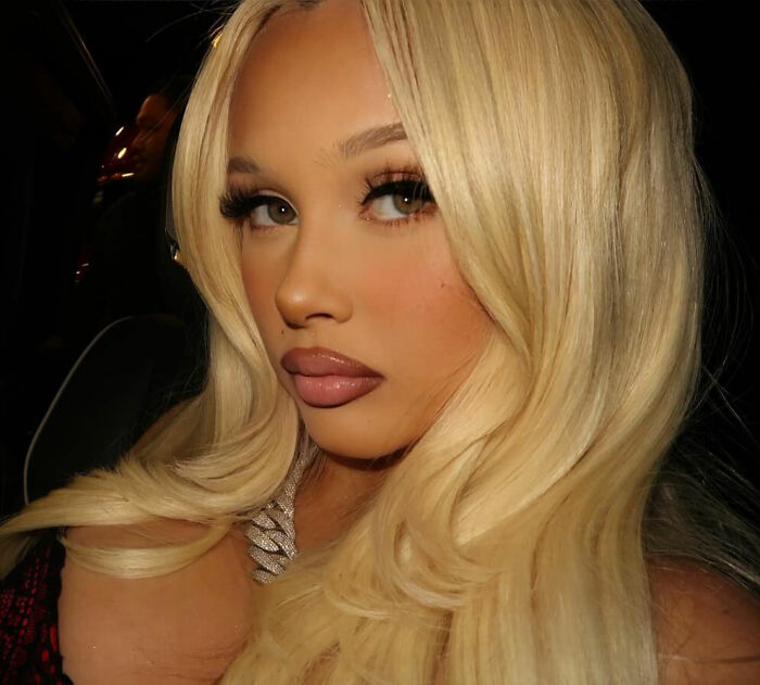 “Gross”: Kourtney Kardashian And Travis Barker Face Backlash For Intimate Gift For His Daughter