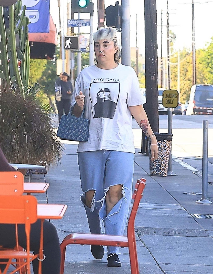 Amanda Bynes Opens Up About Using Injections After Paparazzi Pic Shows Dramatic Weight Loss Amanda Bynes Opens Up About Using Injections After Paparazzi Pic Shows Dramatic Weight Loss