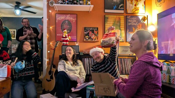 61 Pics Of The Most Bizarre Things People Received As Christmas Gifts